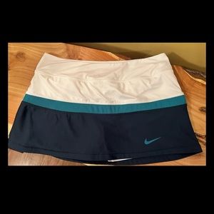 Nike Dri Fit tennis skirt with lining. Women’s size medium